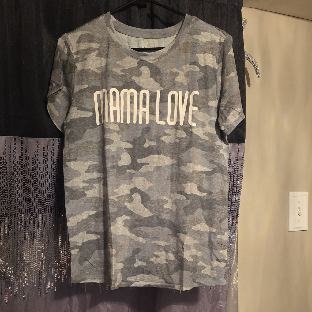 a:glow Gray Camo 'Mama Love' Tee